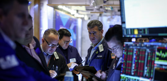 Chứng khoán Mỹ chững lại chờ tin Fed, giá dầu tiếp tục trượt dốc