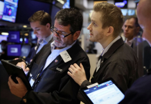 Chứng khoán Mỹ lại lập kỷ lục, giá dầu tăng hơn 1%