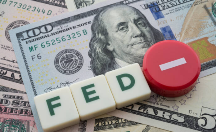 fed-ha-lai-suat-lan-dau-trong-nam-2025